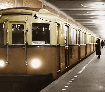 File:Ulich metro retro train 4.jpg