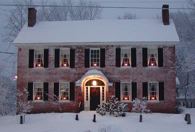 File:Colonial house winter.jpg