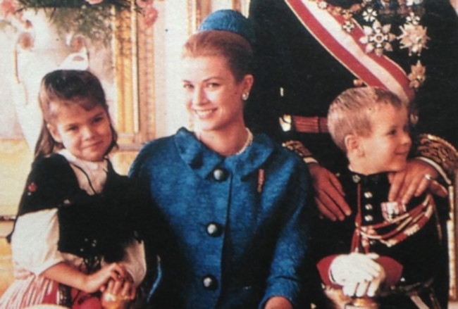 File:Princess Isabella, Empress Diana and Jason, Prince of Youth.jpg
