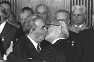 File:Breznev-Honecker 1979.jpg
