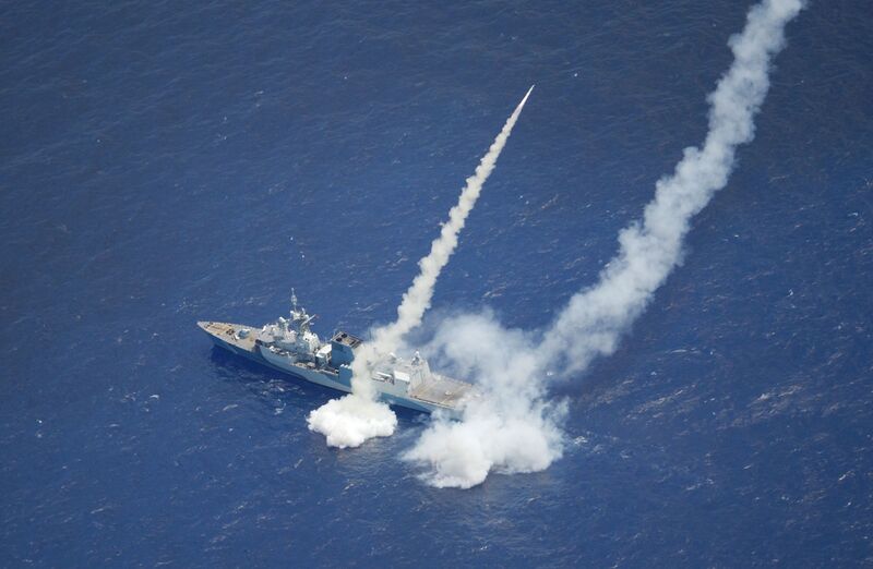 File:ZMS Elmhill fires missile at JAI Guilin.jpg