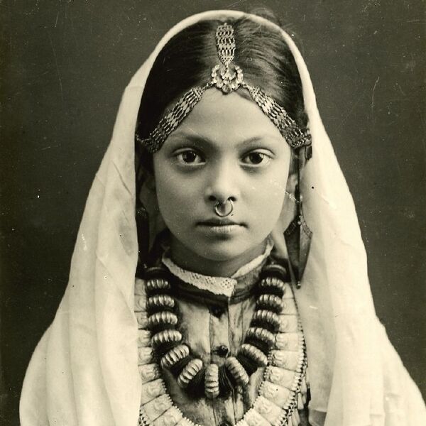 File:Mahanan Woman 1900.jpg