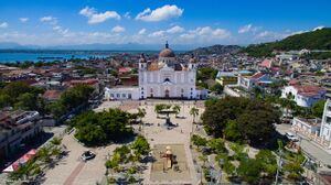 Catedral de Nossa-Senhora-de-Manassa.jpg