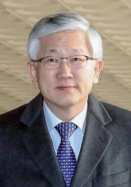File:Kim Junghoon Premier Portrait.jpg