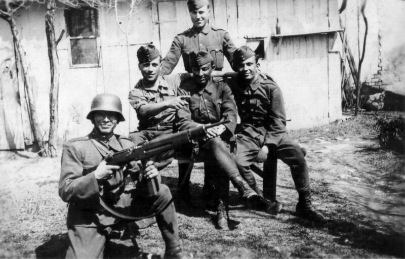 File:Stedorian Soldiers 1939.jpg