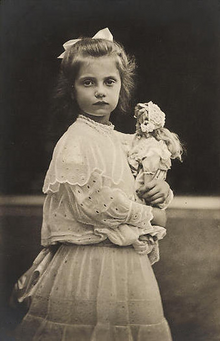 Louisa of Sunrosia in 1921.png
