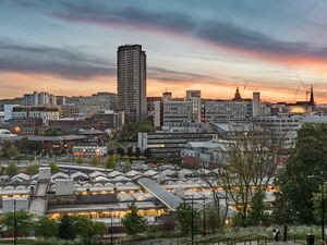 Sheffield-cityscape-view-from-south-street-park.jpg