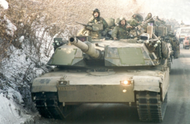 Vierz Panzer 80 in Mograč, 1983