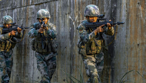 FPC Soldiers fighting concrete wall.png