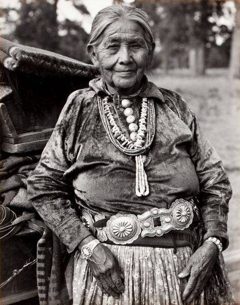 File:Navajo Woman.jpg