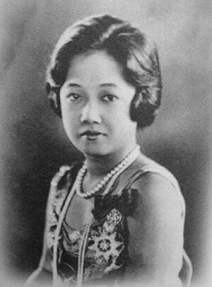 Empress Antonia Nguyễn of Đại vương quốc.jpg