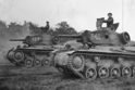 Vonzumieran tanks undergo inspection before an operation.