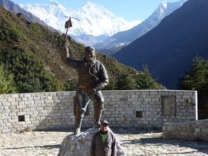 Sherpa Statue, Mahana.jpg