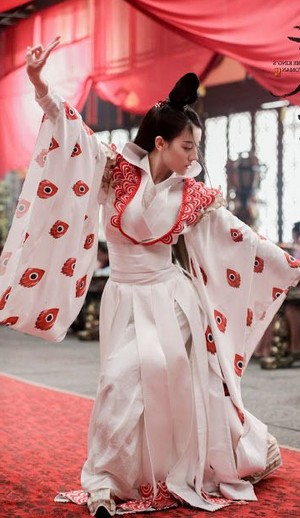 A female traditional dancer performing Geommu, 2017.png