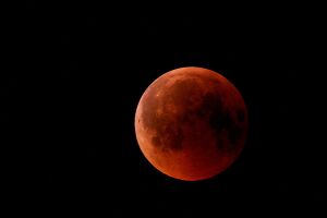 Blood moon Bulanan.jpg