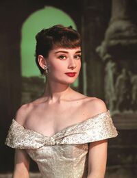 Audrey Hepburn in 1953 film Roman Holiday.jpeg